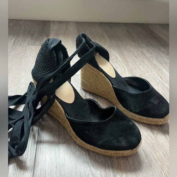 Also platform espadrilles - Picture 1 of 5